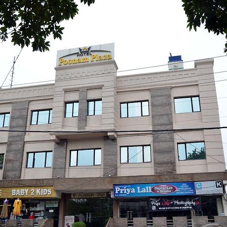 Hotel Poonam Plaza Agra  Buitenkant foto