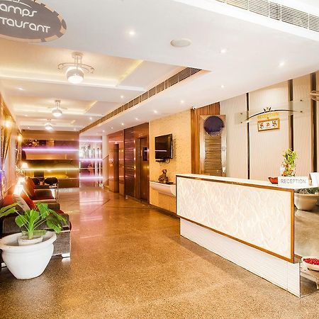 Hotel Poonam Plaza Agra  Buitenkant foto