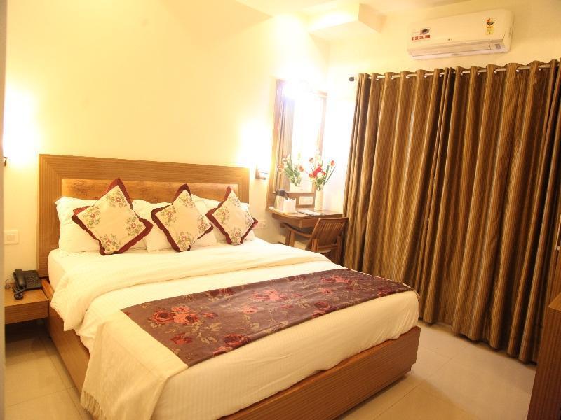 Hotel Poonam Plaza Agra  Buitenkant foto