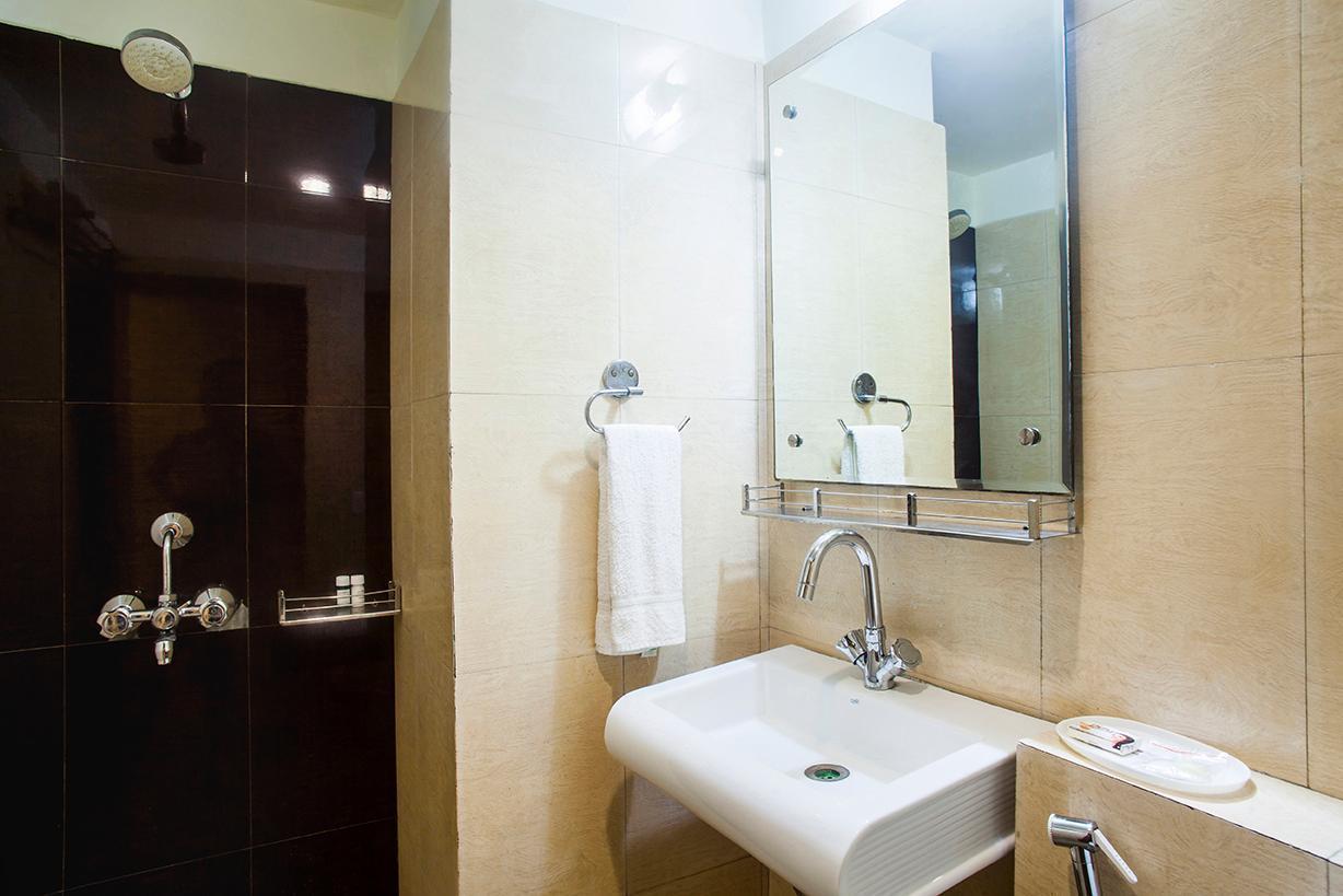 Hotel Poonam Plaza Agra  Buitenkant foto
