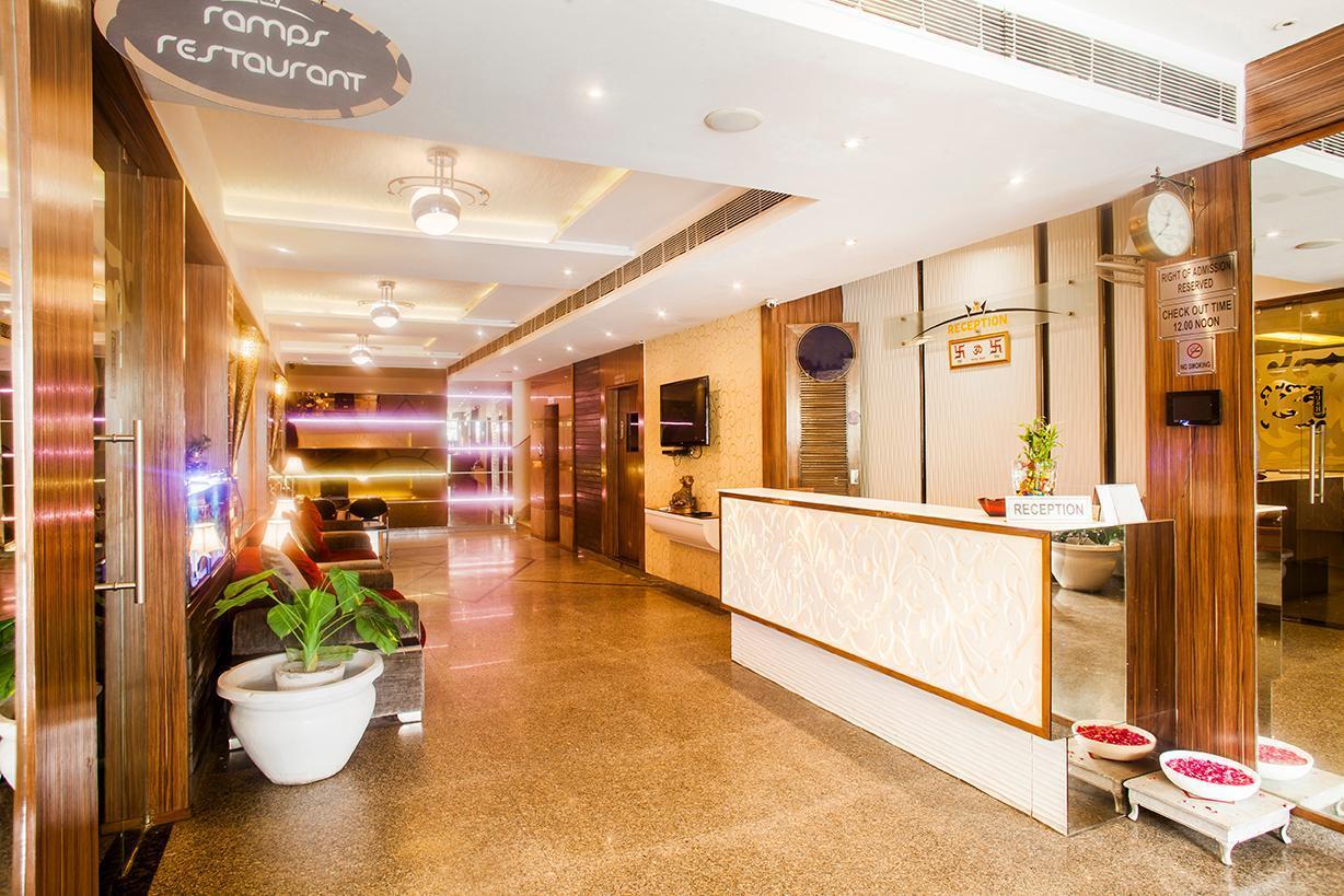 Hotel Poonam Plaza Agra  Buitenkant foto
