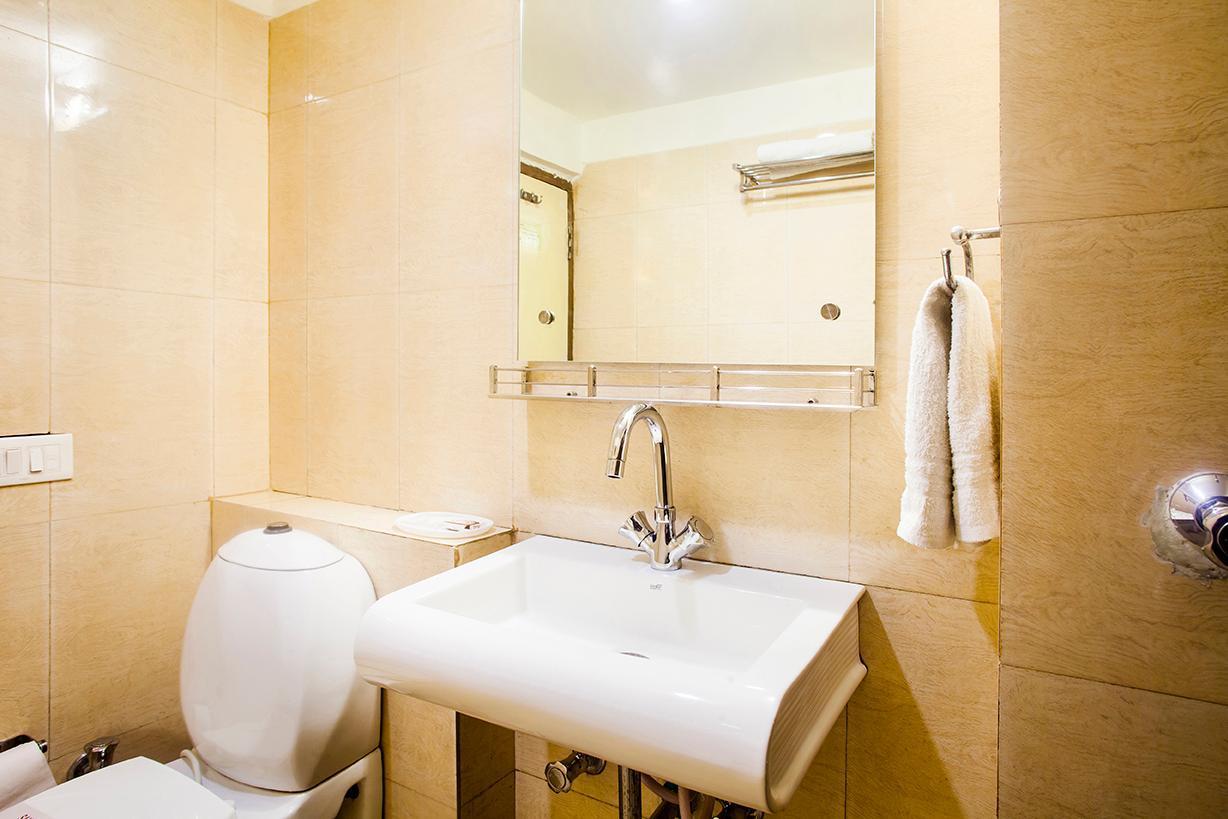 Hotel Poonam Plaza Agra  Buitenkant foto