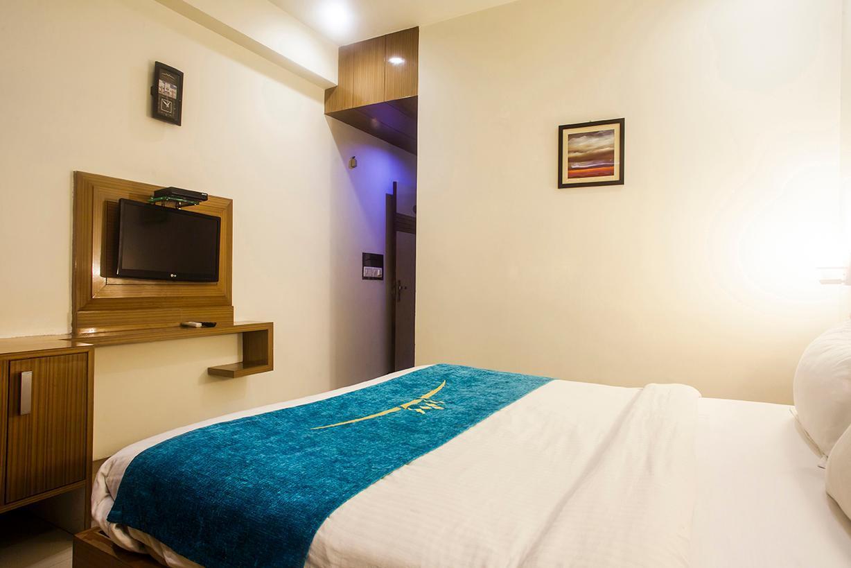 Hotel Poonam Plaza Agra  Buitenkant foto