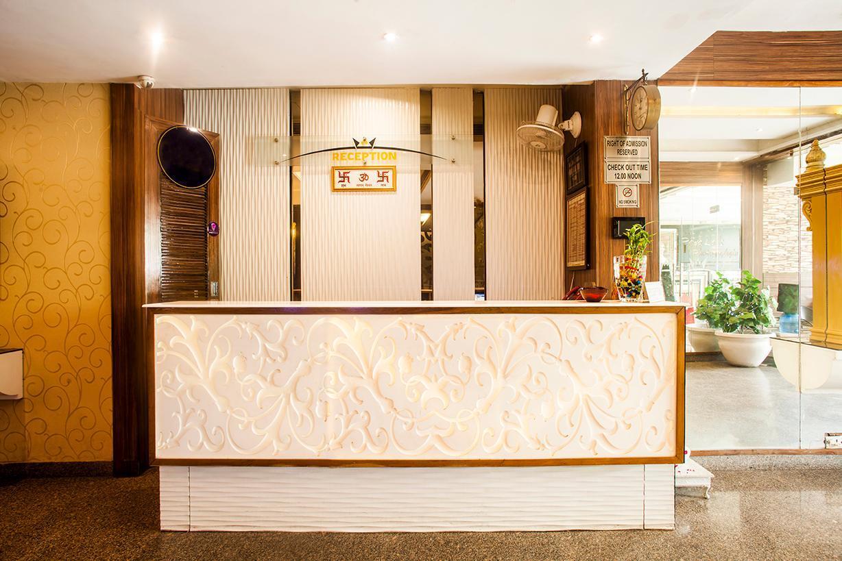 Hotel Poonam Plaza Agra  Buitenkant foto