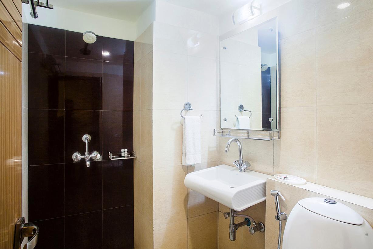Hotel Poonam Plaza Agra  Buitenkant foto