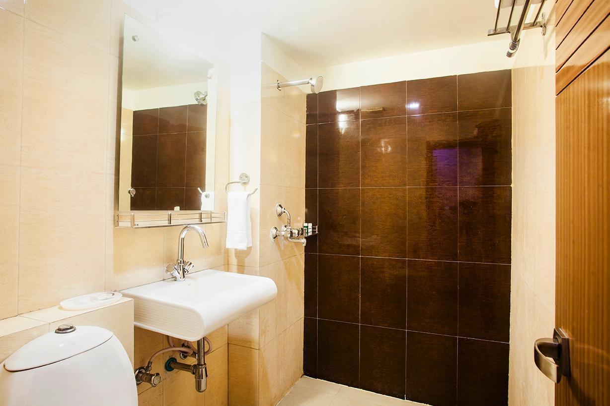 Hotel Poonam Plaza Agra  Buitenkant foto