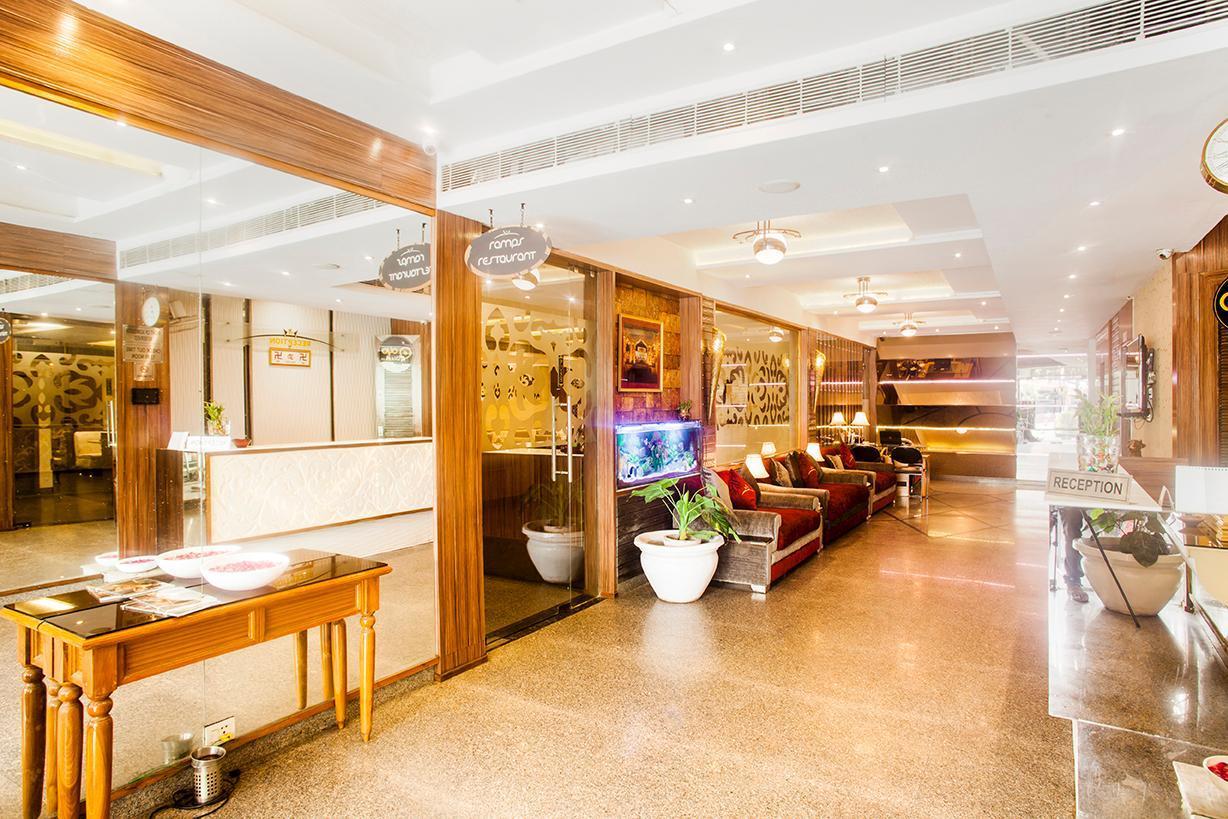 Hotel Poonam Plaza Agra  Buitenkant foto