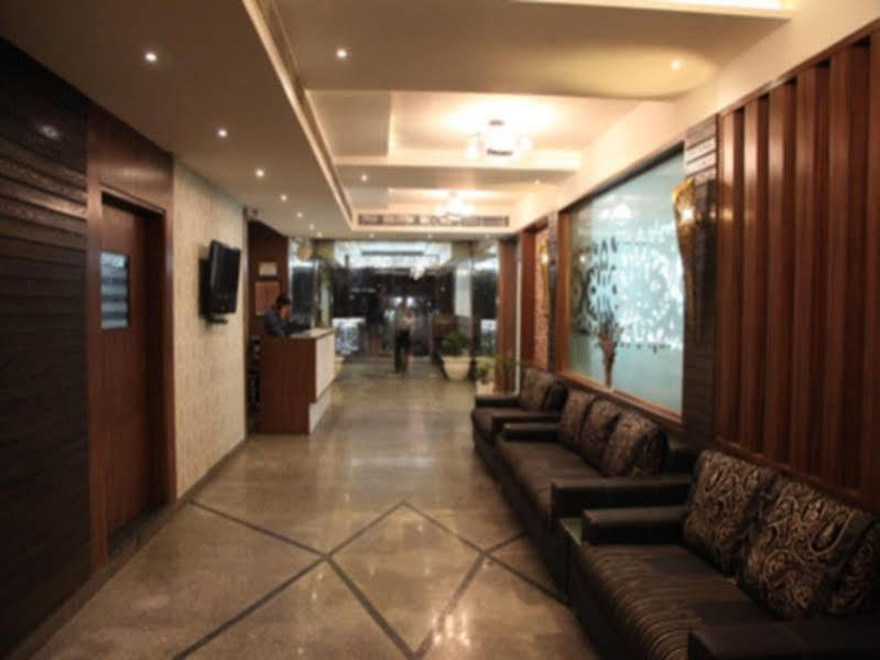 Hotel Poonam Plaza Agra  Buitenkant foto